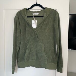 Barefoot dreams cozy crossover hoodie